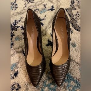 Snakeskin Pumps - Nine West - Size 6